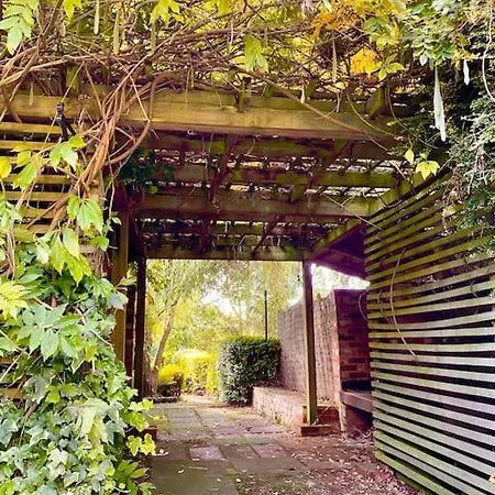 The Secret Garden House Villa Burton  Exterior photo