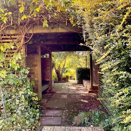 The Secret Garden House Villa Burton  Exterior photo