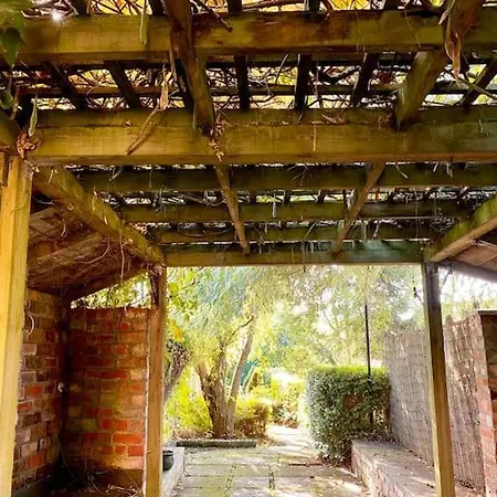 The Secret Garden House Villa Burton  Exterior photo
